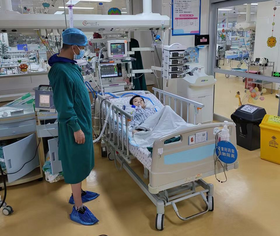 德兴市跨省救护车出租公司